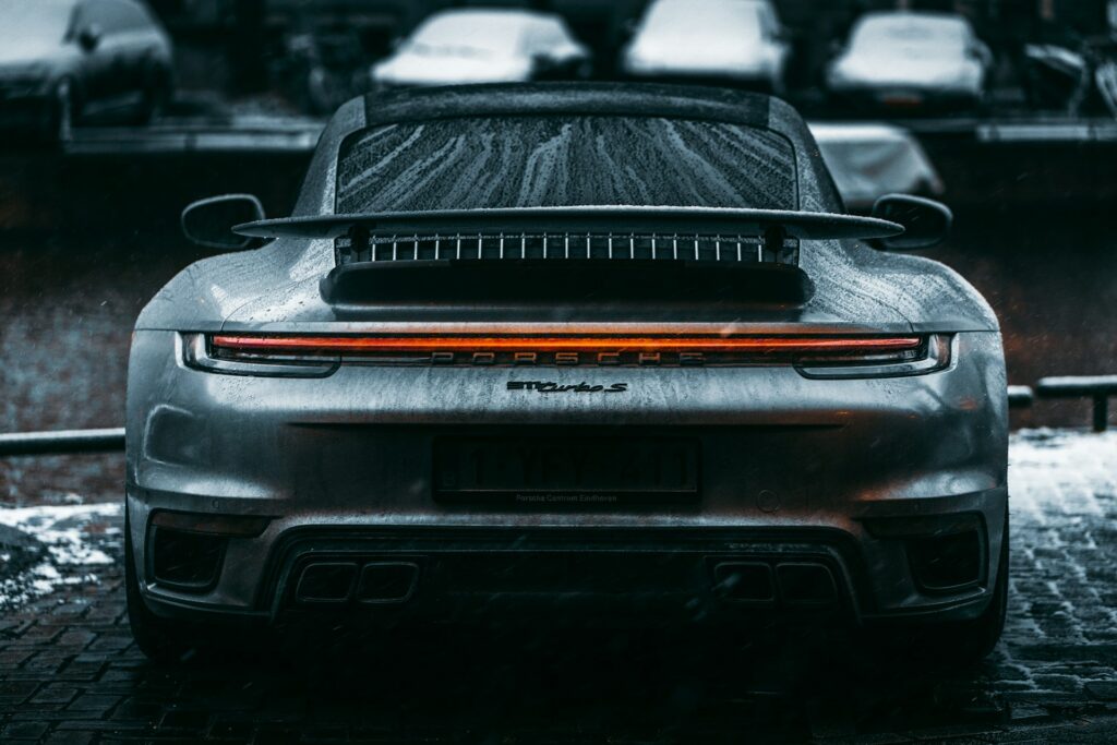 Porsche 911 Turbo S: эталон спортивного характера